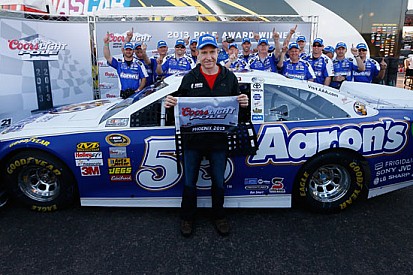 56esima pole per Mark Martin a Phoenix