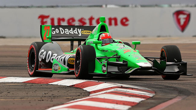 Hinchcliffe centra la sua prima vittoria a St. Petersburg