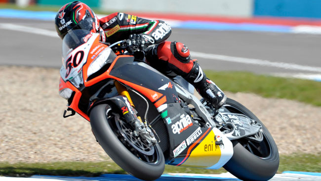 Guintoli pronto a difendere la leadership a Portimao