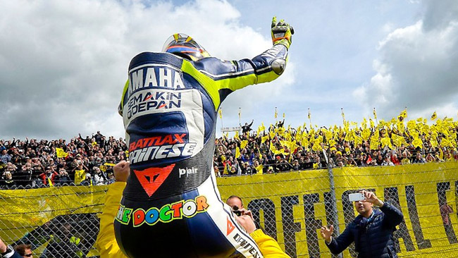 Valentino diventa il pilota più longevo della MotoGp