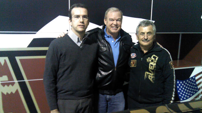 Al Unser Jr visita la sede di Wolf Racing Cars
