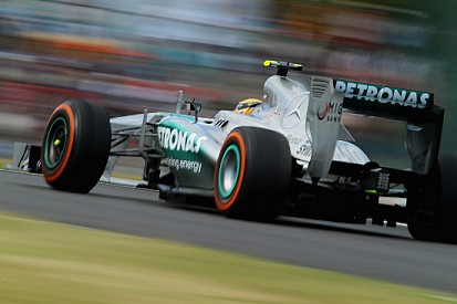 Suzuka, Libere 1: Uno-due Mercedes per cominciare