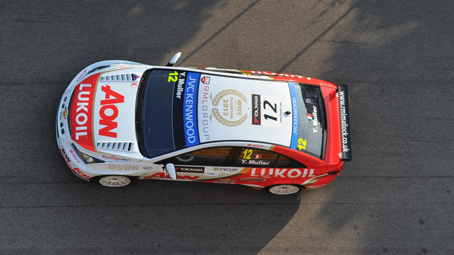 Macao, Gara 1: Dominio di Yvan Muller
