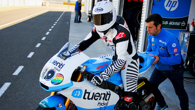 Pons vede Vinales e Salom subito competitivi