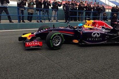 Nel finale scende in pista anche la Red Bull RB10
