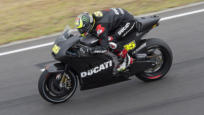 Problemi con la gomma anteriore per Crutchlow