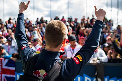 Kvyat record: è il più giovane pilota a punti