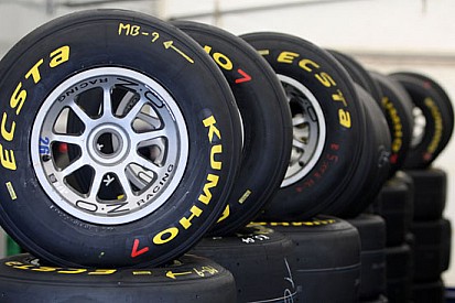 La Kumho porta tre mescole di gomme ai test