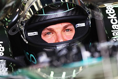 Rosberg se la cava solo con una reprimenda