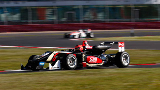 Esteban Ocon si prende le pole di gara 2 e gara 3