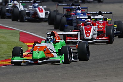 Pizzitola dalla pole alla vittoria in gara 2 ad Aragon