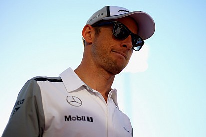 La McLaren nega l'infortunio di Jenson Button