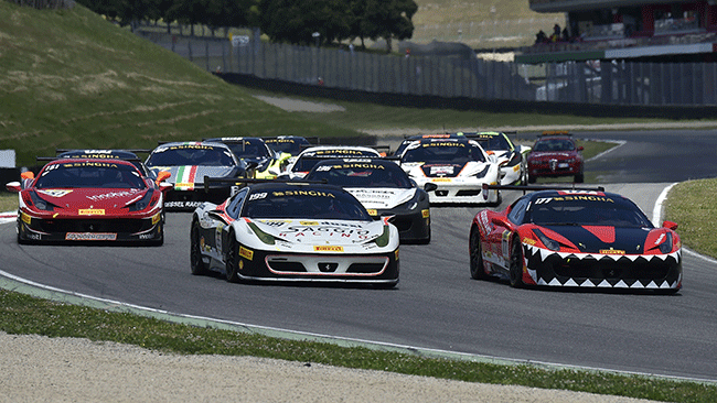 Adamski domina al Mugello