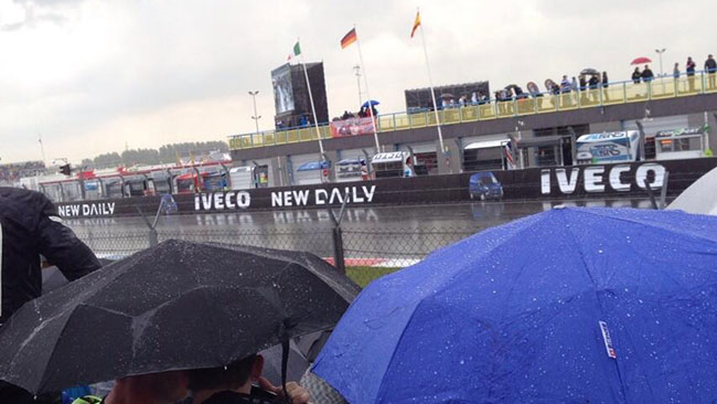 Diluvio su Assen: ritardata la partenza della Moto2