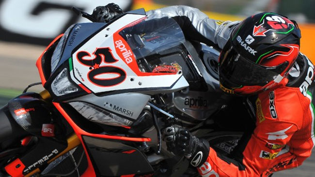 Laguna Seca, Libere 1: subito sfida Guintoli-Sykes