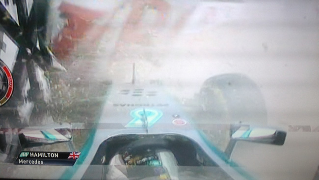 Bandiera rossa in Q1: spaventoso botto di Hamilton
