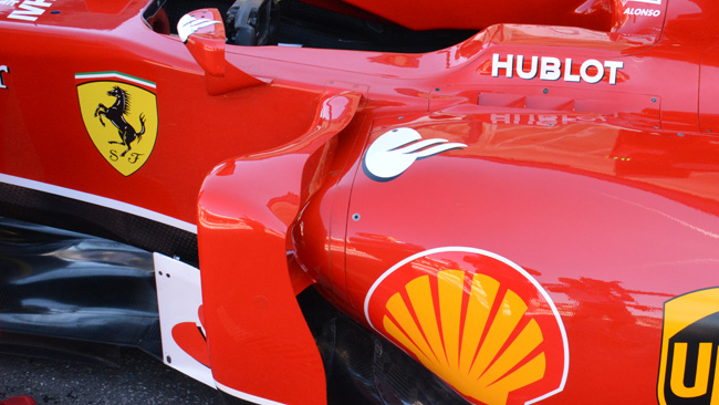 Ferrari con il deviatore di flusso a ponte rialzato