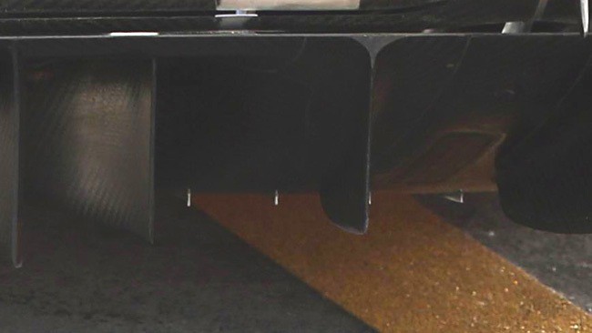 La Ferrari con i generatori di vortice nel diffusore