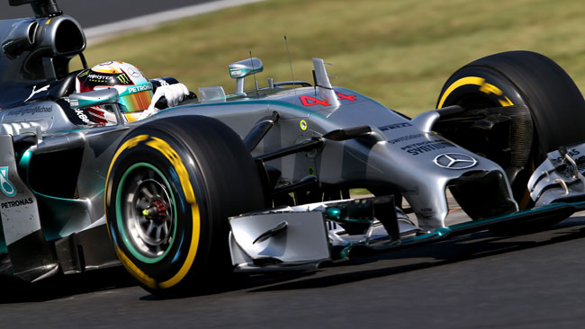 Hamilton si lamenta del degrado delle gomme