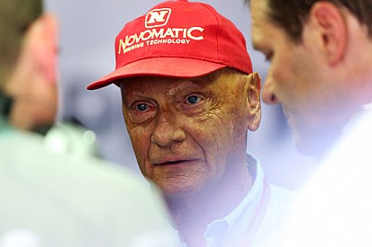Lauda nega l'offerta della Mercedes per Vettel