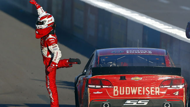 Kevin Harvick domina la gara di Phoenix