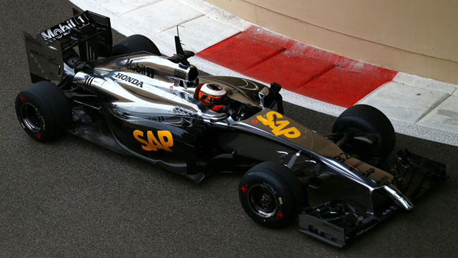 McLaren-Honda frenata dall'elettronica: solo 3 giri