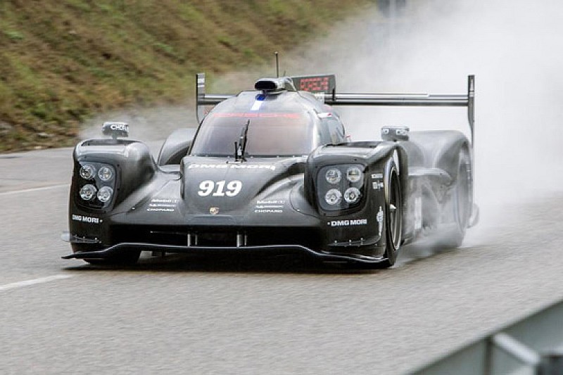 Ecco la prima foto della Porsche 919 Hybrid 2015