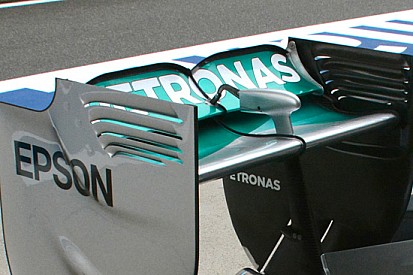Mercedes: il flap dell'ala posteriore è stato tagliato