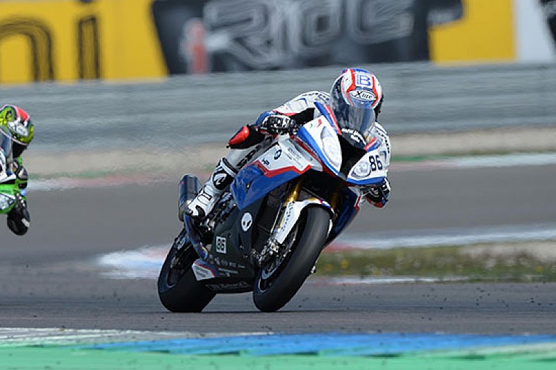 Ayrton Badovini porta la BMW a punti ad Assen