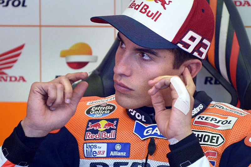 Rimossi i punti dal mignolo di Marc Marquez