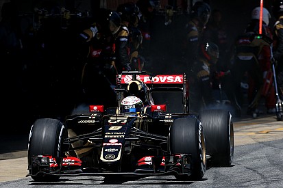 Grosjean penaliza por reemplazar la caja de cambios