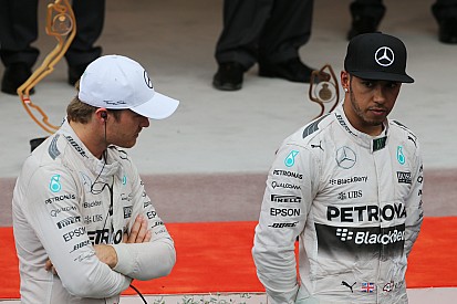 Em erro, Mercedes prejudica Hamilton e dá vitória a Rosberg; Nasr é 9º