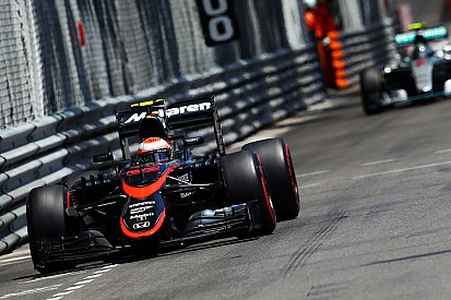 McLaren boosted by first points of 2015