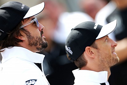 Пилоты McLaren не стали критиковать команду