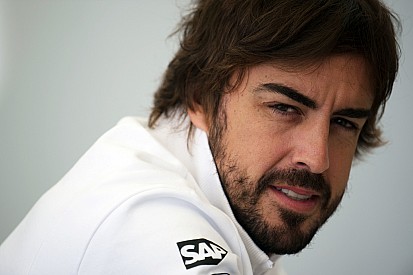 Alonso défend McLaren et revient sur son intervention radio