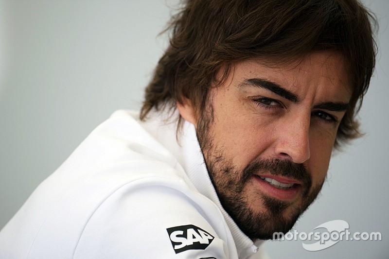 Alonso défend McLaren et revient sur son intervention radio