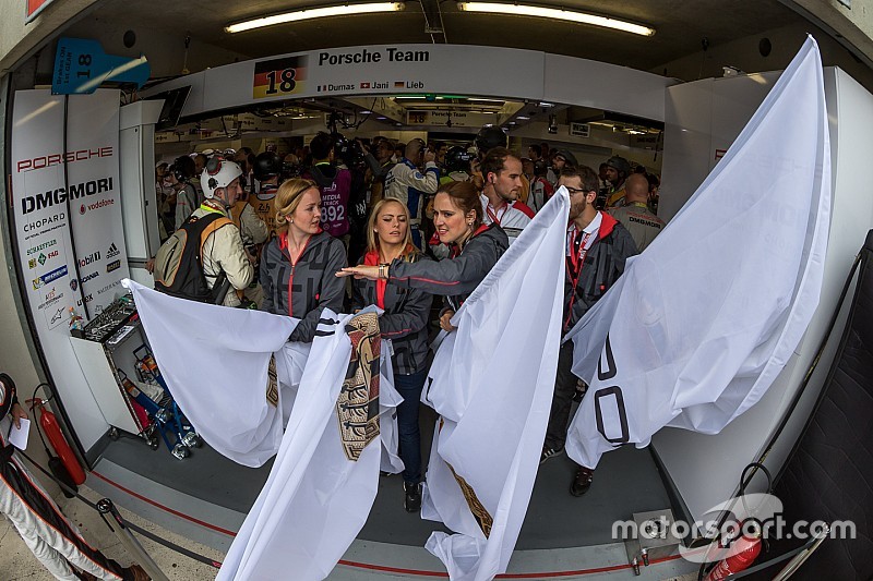 Revivez l'épopée Porsche aux 24h du Mans 2015 en photos!