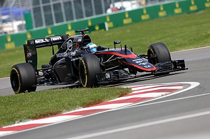 Alonso enfrentará una penalización por cambio de motor en Austria