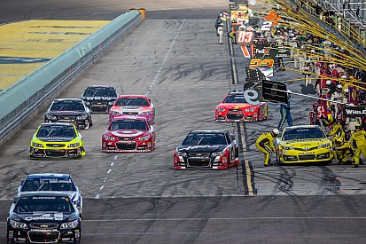 NASCAR Tower takes control of pit road entrance lights