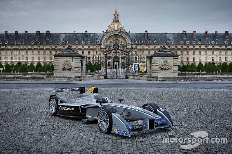 Paris ne cache pas sa joie d'accueillir la Formule E aux Invalides
