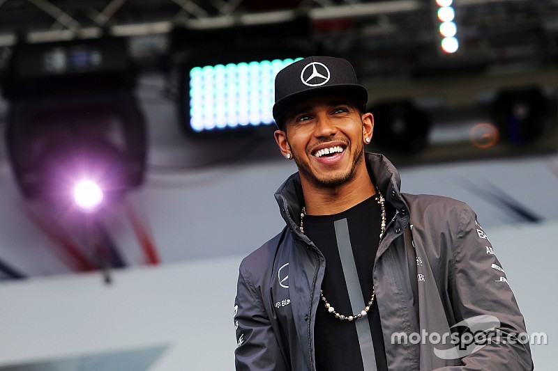 Impiden que Hamilton entre a final de Wimbledon