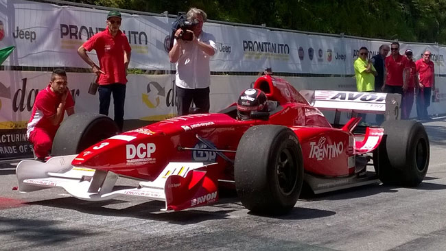 Diego Degasperi salta sulla Lola EVO Judd