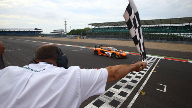 Prima vittoria per la McLaren 650S GT3 a Silverstone