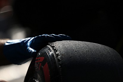 FOM предстоит выбрать между Pirelli и Michelin