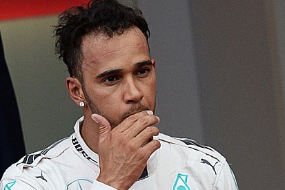 Hamilton: "Non è stato facile, ma mi fido del team"