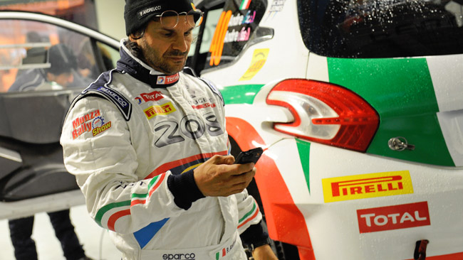 La tuta di Monza di Andreucci all'asta per l'ANT