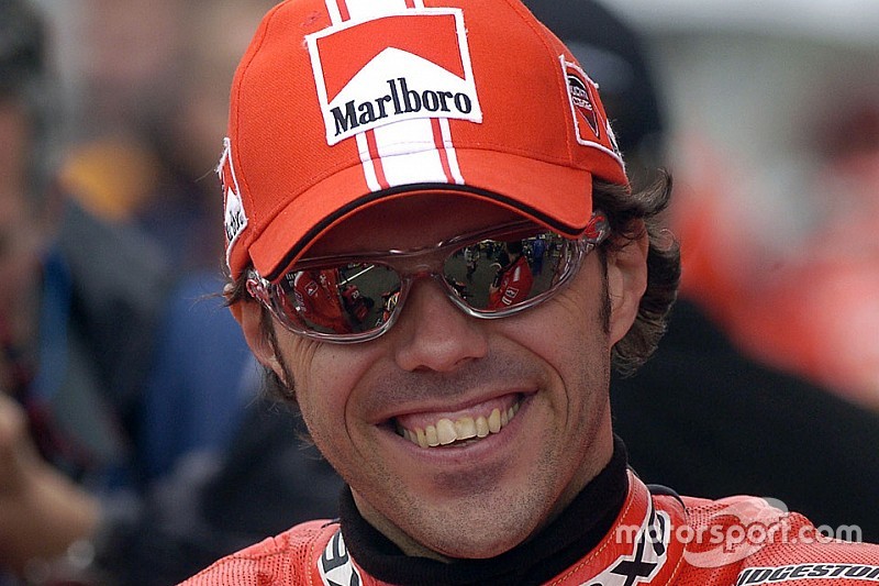 Loris Capirossi volta a correr... mas num carro