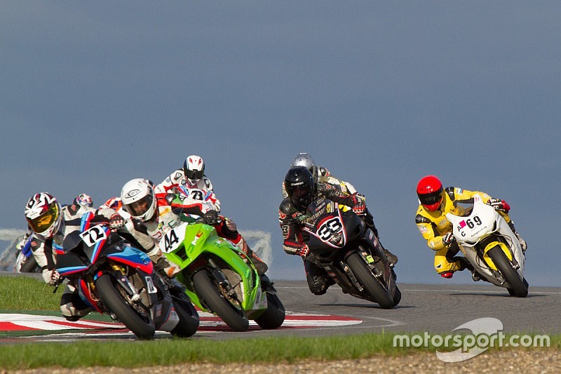 Смотрите финальные гонки сезона RSBK в прямом эфире на Motorsport.com Россия