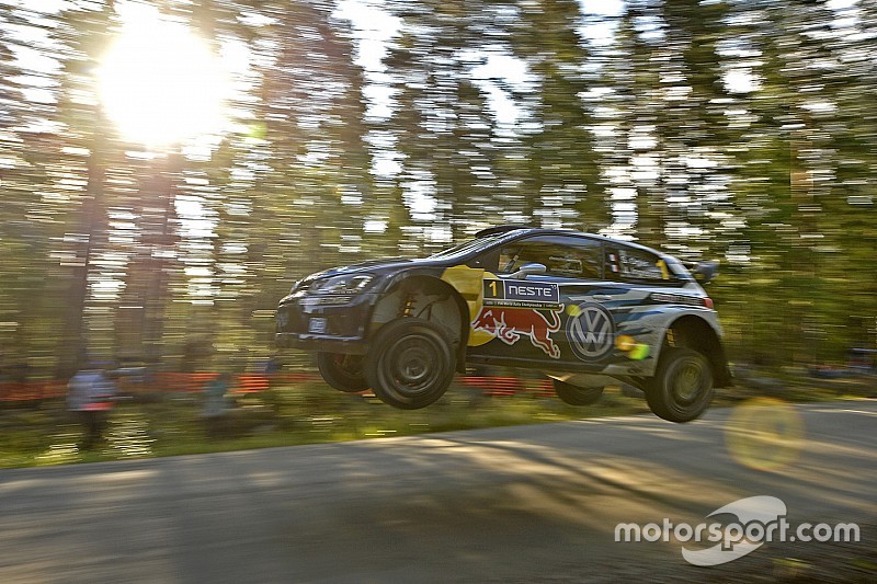 Ogier manda en Finlandia