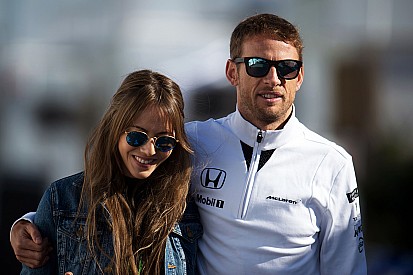 Button e mulher teriam sido vítimas de assalto mirabolante